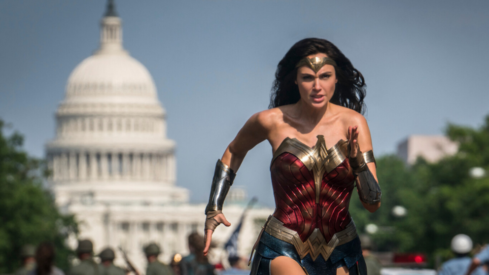 Warner sigue ensayando nuevas opciones de exhibición: 'Wonder Woman 1984' llega a la vez a cines y HBO Max sin subida de precio // Foto: XATAKA.