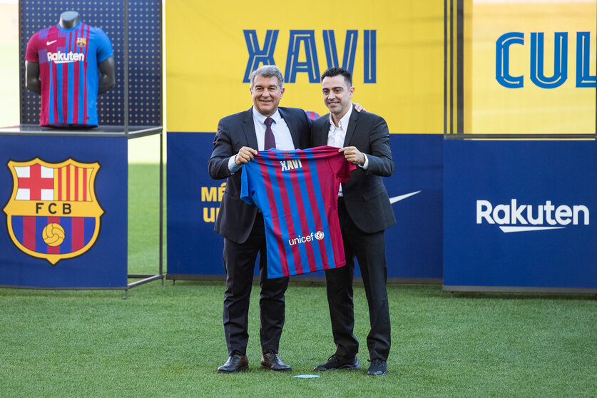 Xavi Hernandez y Laporta | Foto: FC Barcelona