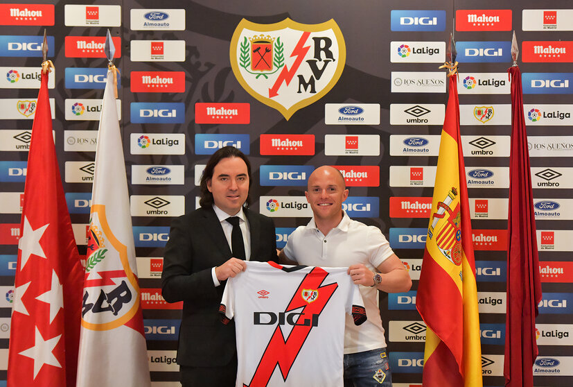 Renovación Isi | Foto: Rayo Vallecano